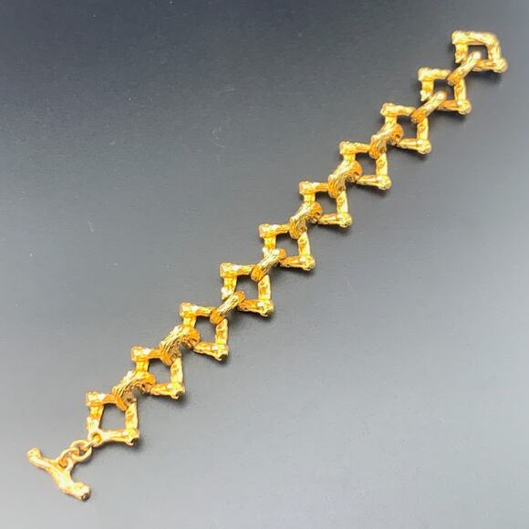 Signed Guy Laroche Paris Vintage Gold Tone Twig Link Bracelet 8" - Picture 1 of 5